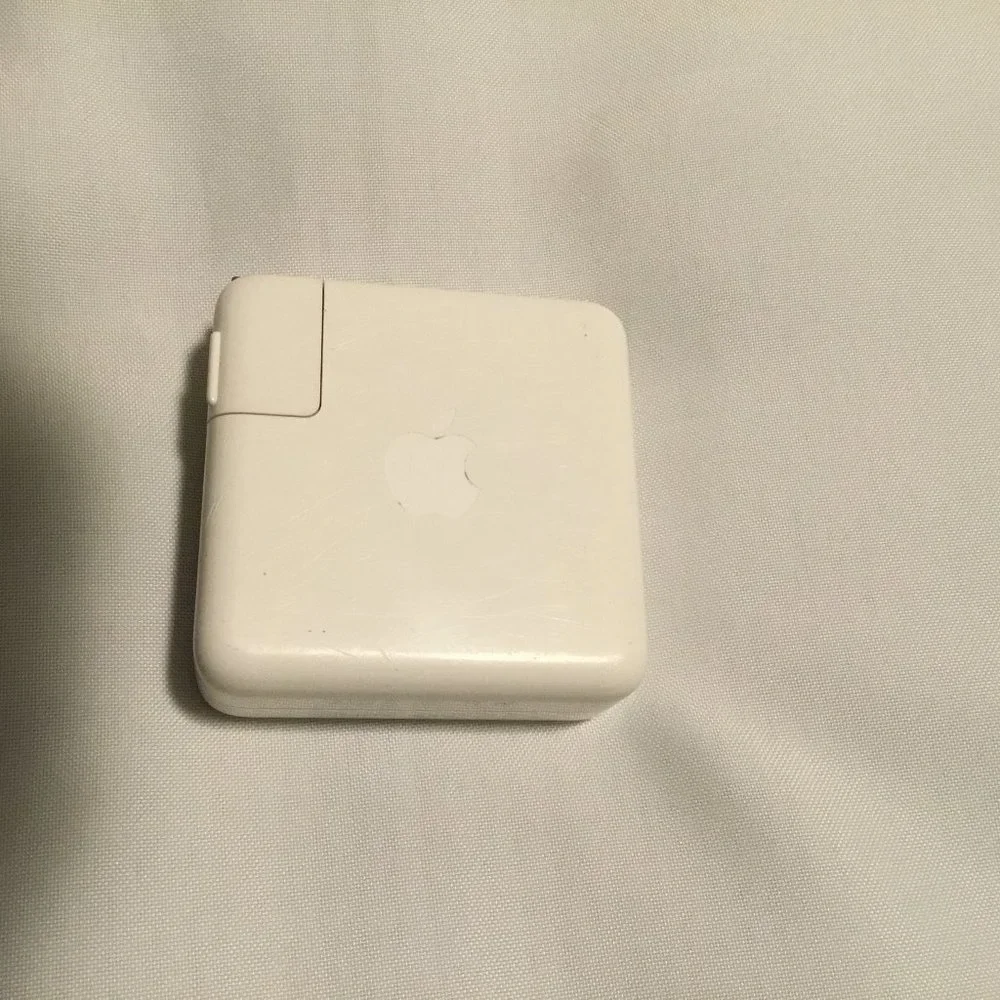 Apple A1718 USB-C 61W Power Adapter For 13